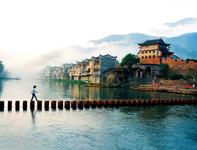 長沙往返A(chǔ)9線：鳳凰古城、德夯苗寨、矮寨吊索橋品質(zhì)純玩兩日游